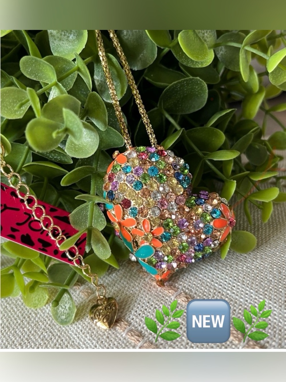 Betsey Colorful Crystal Heart Pendant Necklace with Rhinestone accents 🌿🆕🌿